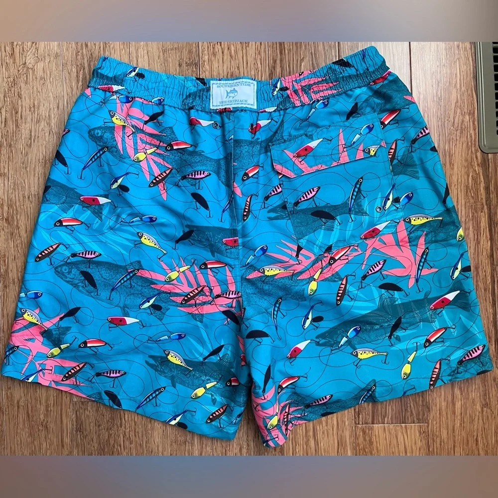 Southern Tide mens swim trunks The Skipjack size medium new. 1565